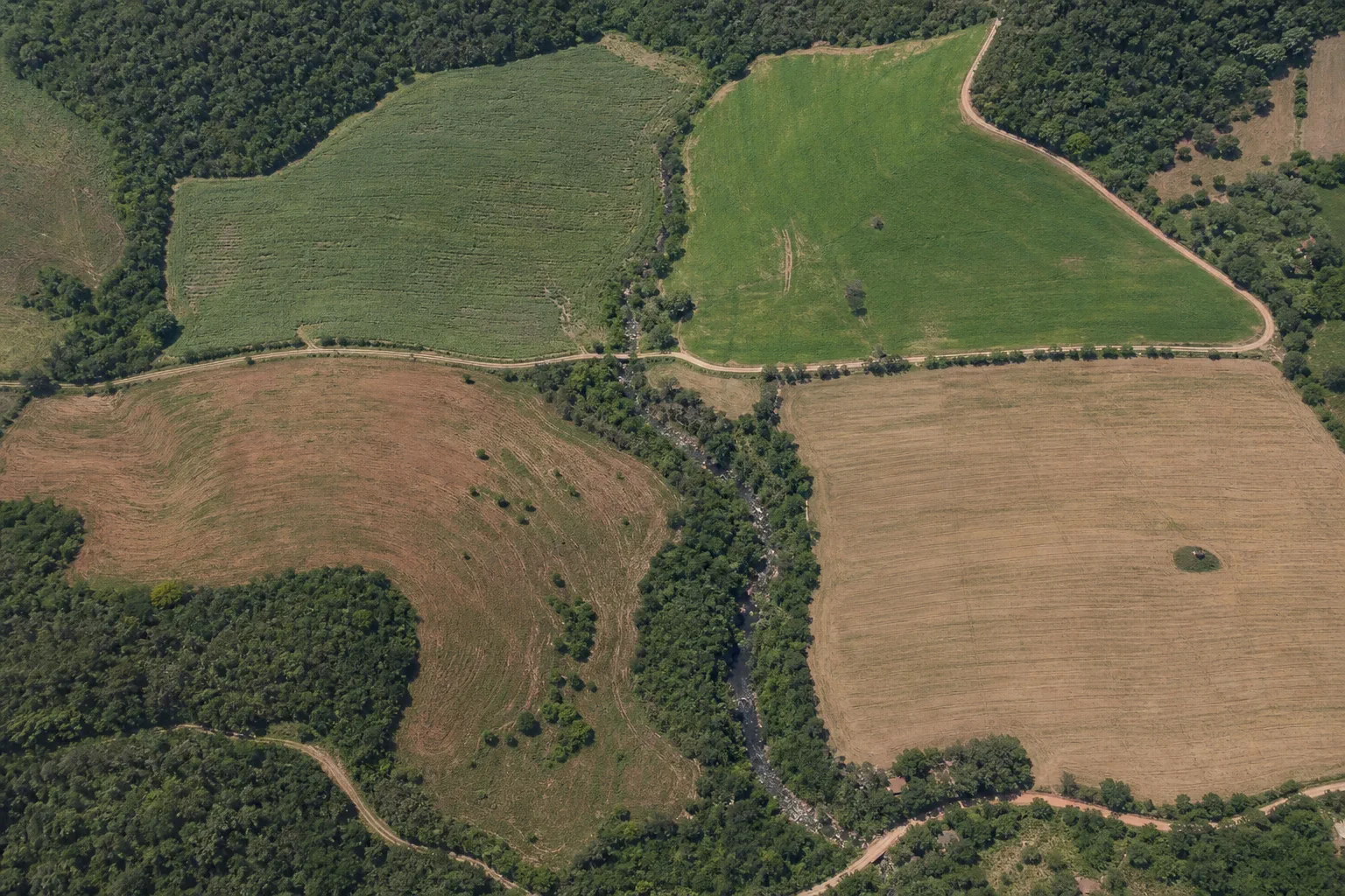 Imagem aérea demonstrativa de propriedade rural brasileira
